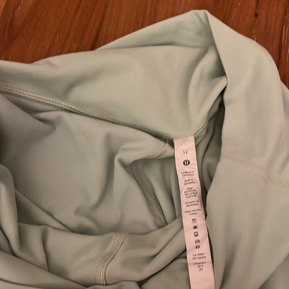 Lululemon Size 12 Sea-Foam Leggings - Picture 3 of 6